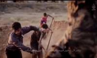 داعش يُجبر جنودًا سوريين على حفر قبورهم بأيديهم