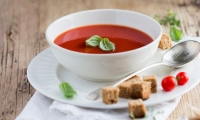 وصفة حساء الطماطم الإسبانية لمواجهة الحر وإبطاء الشيخوخة