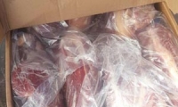 اتلاف 12 طنًا من اللحوم الفاسدة واعتقال صاحب مصنع