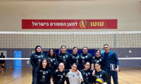 فريق فتيات هبوعيل جلجولية لكرة الطائرة فريق فتيات اور يهودا بالنتيجة 3-0