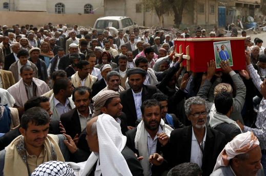 السعودية تشن غارات جوية على اليمن بالتحالف مع 10 دول للتصدي للحوثيين