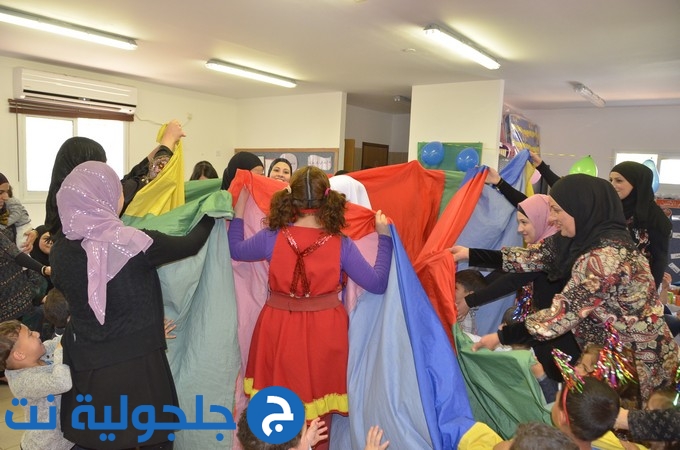 اطفال روضة الياسمين يحتفلون بامهاتهم  