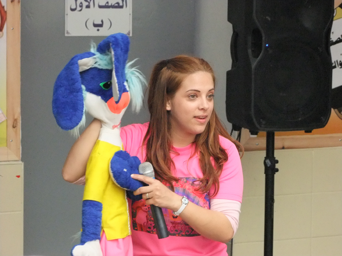 أميرة الاطفال مارلين مطر ترسم البسمة على وجوه الاطفال ضمن برنامج تسيلا